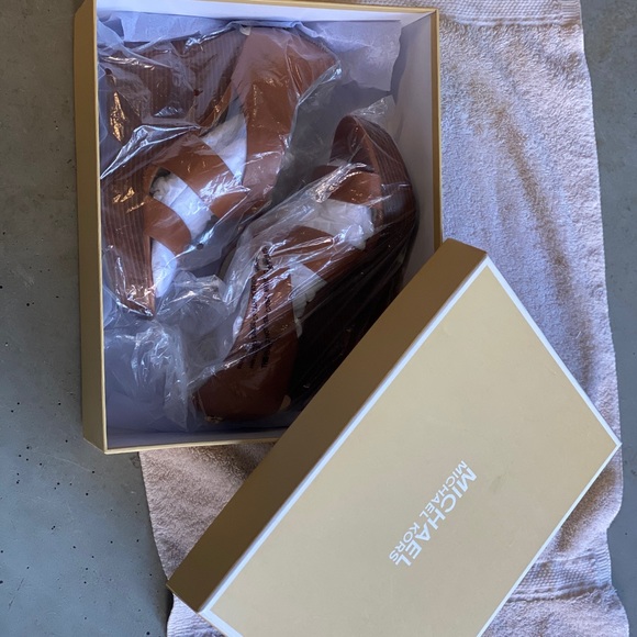Michael kors shoes - Picture 1 of 5